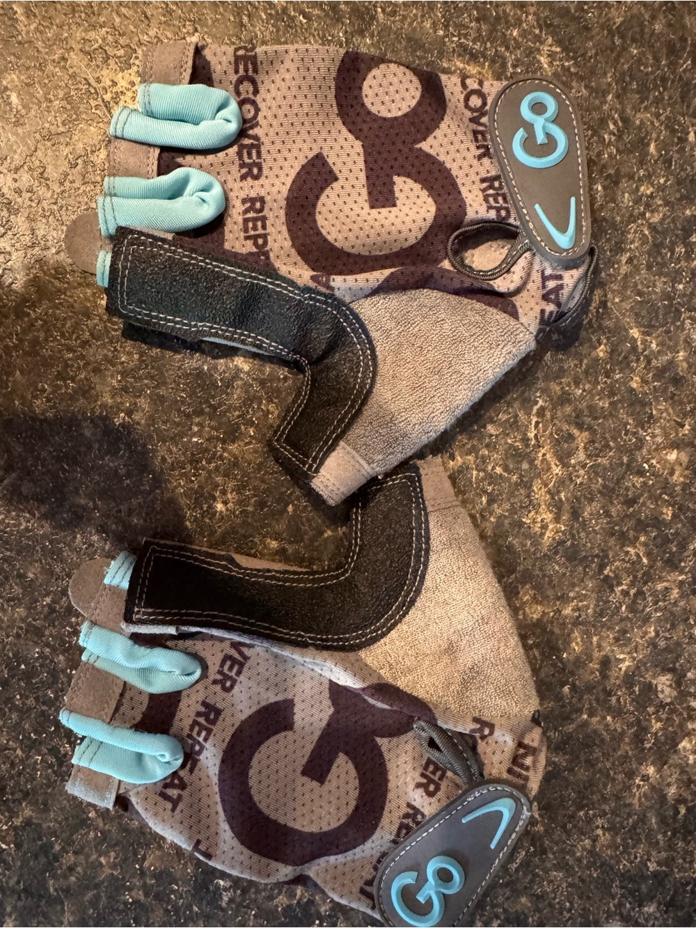 Go Kids Cycling Gloves - Gray with Teal Accents